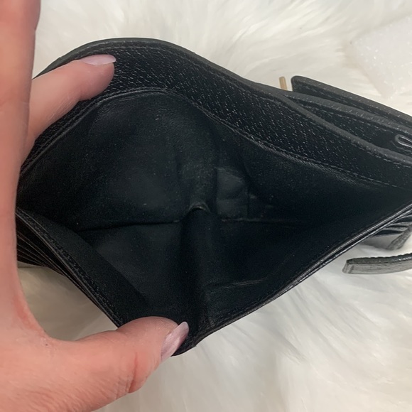 Authentic Gucci compact European style wallet - Picture 13 of 16